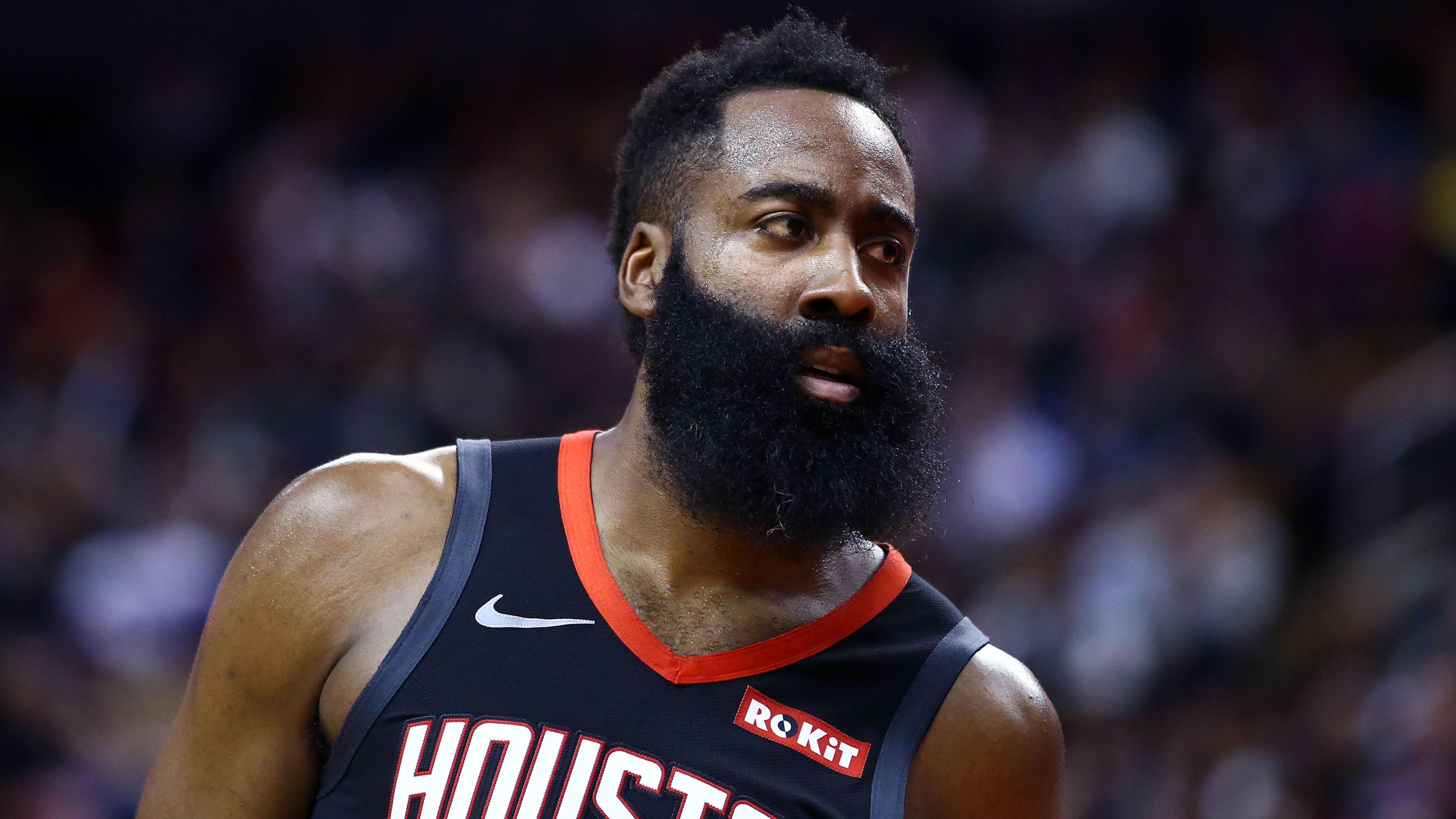 13胜1负战绩终结！湖人爆冷负雄鹿，詹姆斯失误+教练争议引质疑