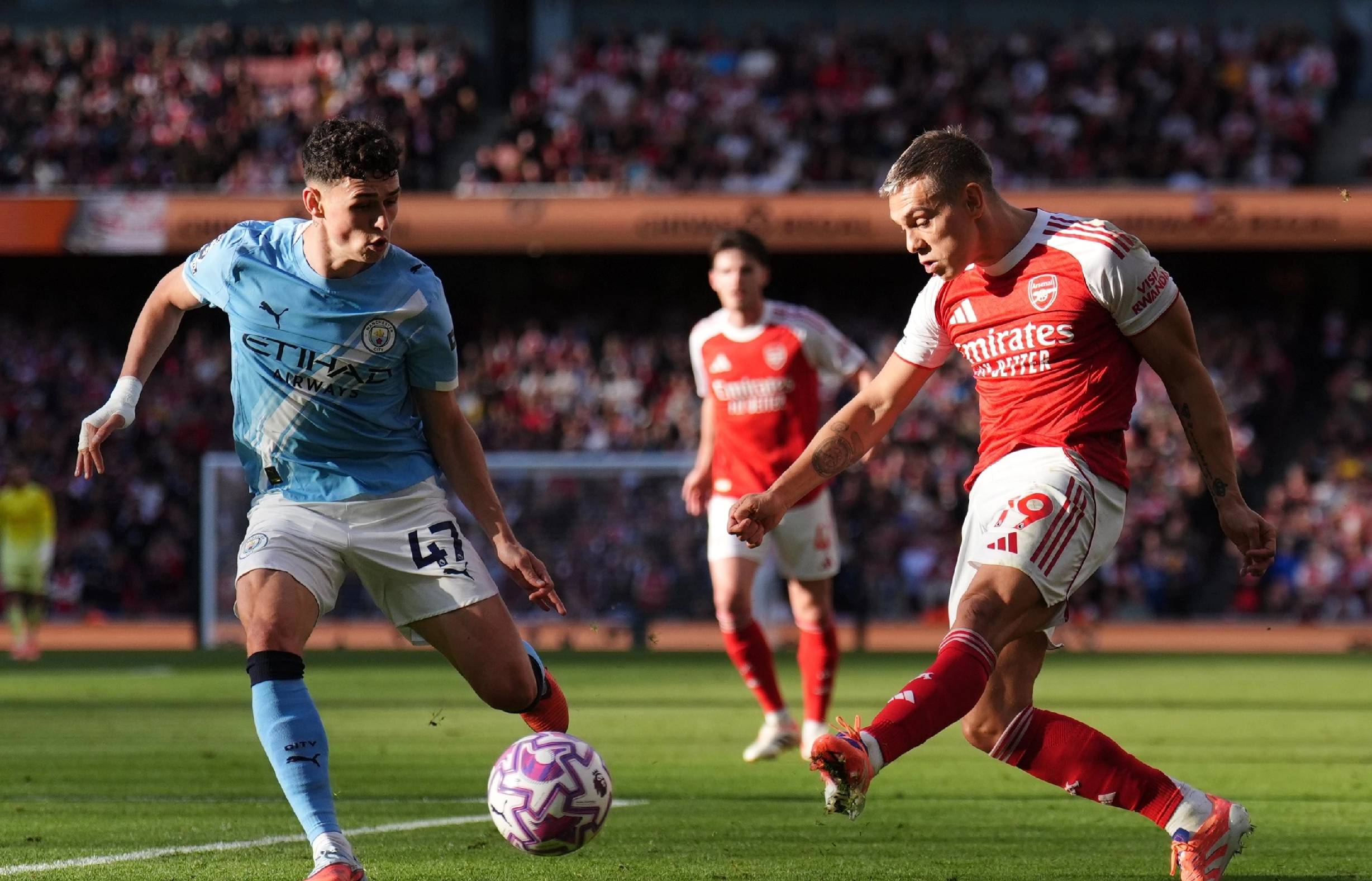 形成具有辨 形成具有辨