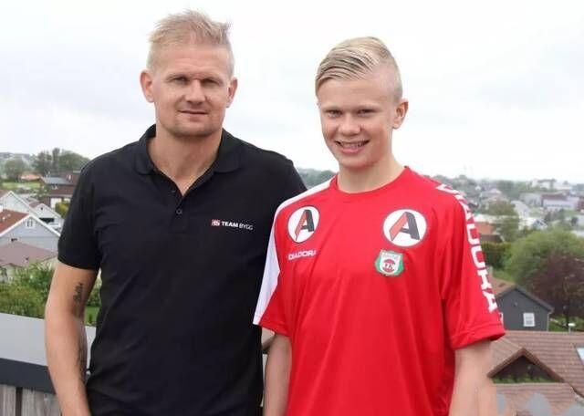 探花连中两 探花连中两